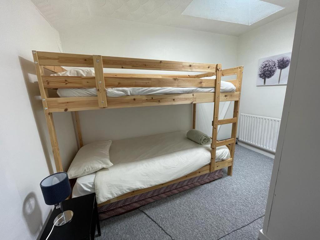 Bridge Street En Suite Rooms Мертір-Тідвіл Екстер'єр фото